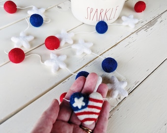 Patriotic Garland : Wool Felt star garland for Fourth of July