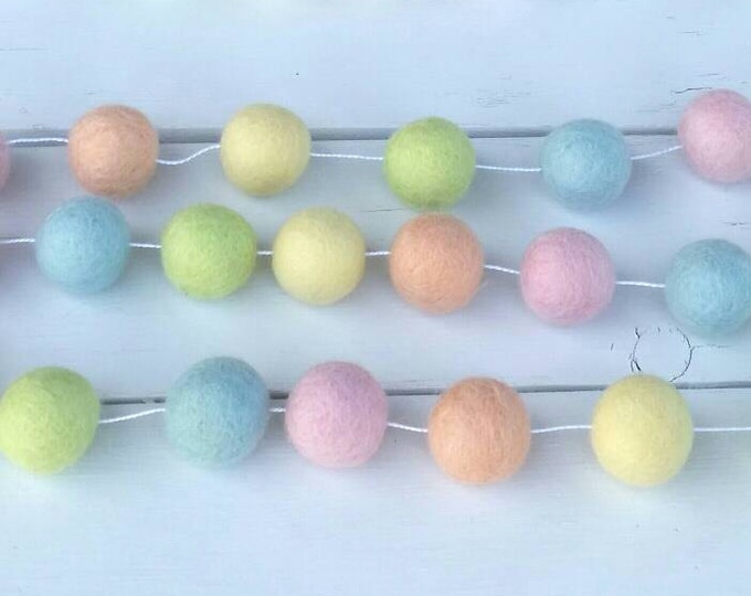 Pom Pom Easter Garland : Pastel Rainbow Garland