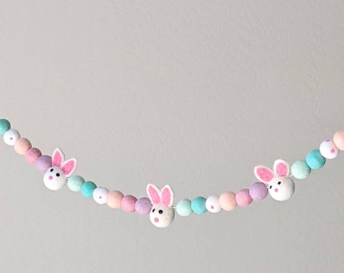 Bunny Garland : Easter / Spring Felt Ball Garland with Bunnies