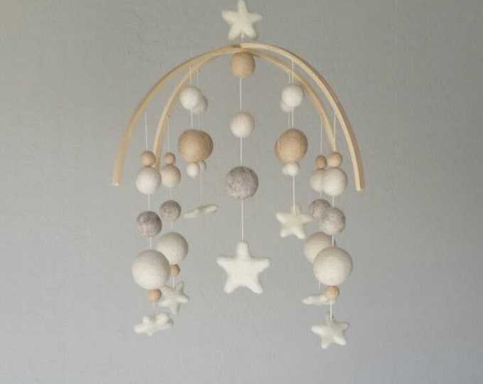 Baby Mobile : Sweet Dreams in gender neutral tones