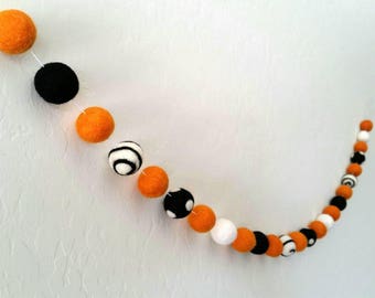 Fall Pom Pom Garland : Halloween decor
