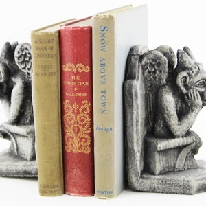 Gargoyle Concrete Bookends Cement Igor French Gargoyle Sculpture Garden Cast stone European Figure Home Bookends Statue Art Decorative