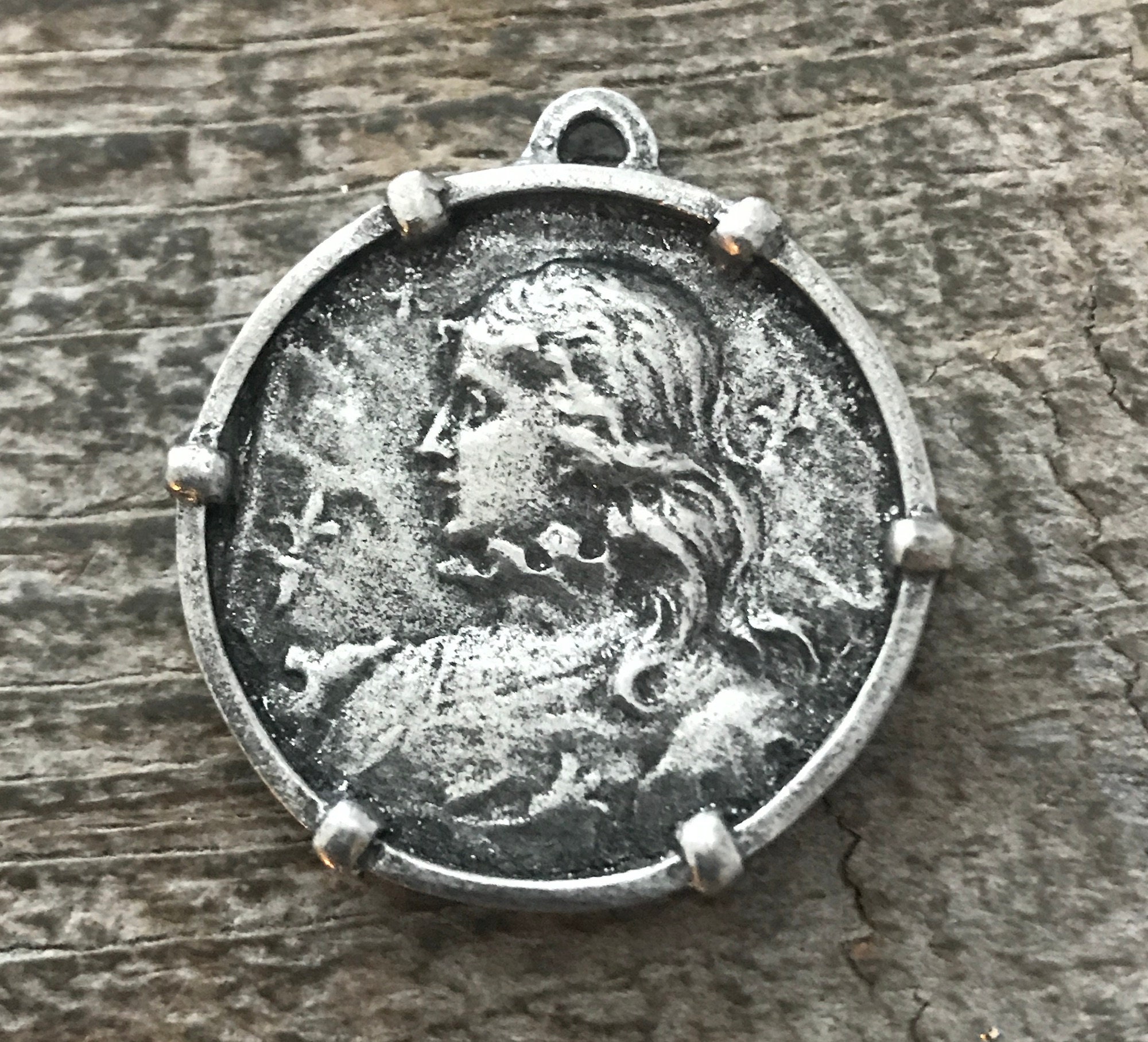 Brave Woman PW-6124 Antiqued Silver Charm Pendant Saint of Soldiers Religious Catholic Jewelry Supplies Joan of Arc Medal with Frame
