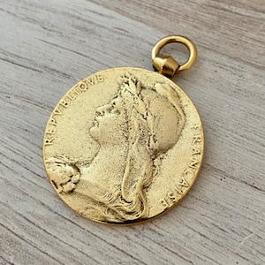 Large Old French Medal Replica, Antiqued Gold Charm Pendant, Woman Lady Coin, Jewelry Supplies, GL-6134