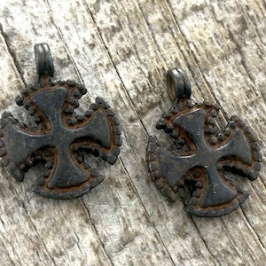 2 Cross Charm, Rustic Cross, Maltese Cross, Religious Cross, Catholic Cross, Cross for Jewelry Making, Carson&#39;s Cove, Religious BR-6031