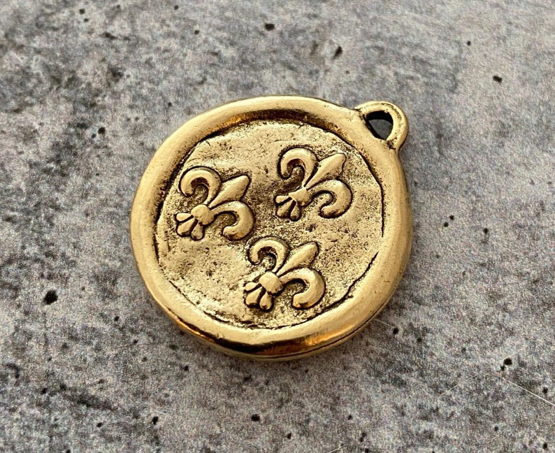 Soldered French Bee Charm with Fleur de Lis, Antiqued Gold Pendant, Jewelry Supplies, GL-6123 image 6