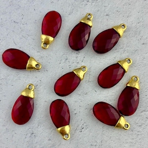 Red Quartz Garnet Color Pear Faceted Briolette Drop Pendant with Antique Gold Bead Cap, Gemstone, Jewelry Making Artisan Findings, GL-6441