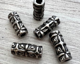 Lange gehämmerte organische Handwerker-Röhrenperle mit Strukturmuster, großer Silberschmuck, PW-6231