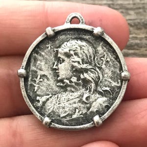 Joan of Arc Medal with Frame, Antiqued Silver Charm Pendant, Brave Woman, Saint of Soldiers, Religious Catholic Jewelry Supplies, PW-6124
