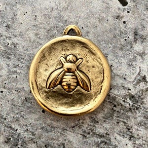 Soldered French Bee Charm with Fleur de Lis, Antiqued Gold Pendant, Jewelry Supplies, GL-6123 image 4