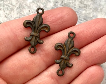 2 Fleur de lis Connector, French Charm, Antiqued Rustic Brown Paris Jewelry Findings, BR-6154