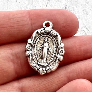 Floral Oval Miraculous Mary Medal, Antiqued Silver Religious Jewelry Making Charm Pendant, Catholic Jewelry, SL-6221