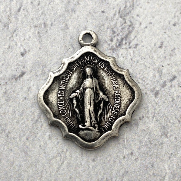 Miraculous Medal, Catholic Religious Antiqued Silver, Diamond Shaped Charm Pendant, Religious Jewelry Supplies, PW-6128