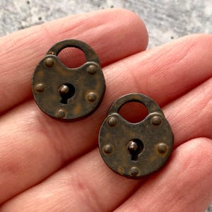 2 Lock Charm, Small Antiqued Rustic Brown Key Lock, Artisan Jewelry Supplies, Carson&#39;s Cove, BR-6144