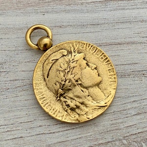 Medium Old French Marianne Medal Replica, Antiqued Gold Charm Pendant, Woman Lady Coin, Jewelry Supplies, GL-6158