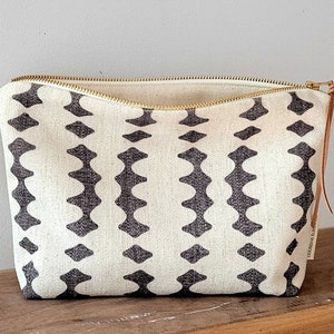 Étui maquillage boho ethnique noir et beige, étui cosmétique bohème, trousse maquillage éclectique, cadeau bohème femme, cadeau adolescentes
