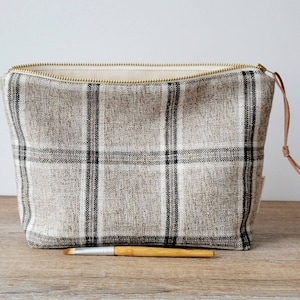 Large Plaid  Makeup Bag, Grey Check Toiletry Bag Women, Perfect Gift Mom, Unique Makeup Bag, Make Up Bag Pouch, Makeup Pouch, Zipper Bag