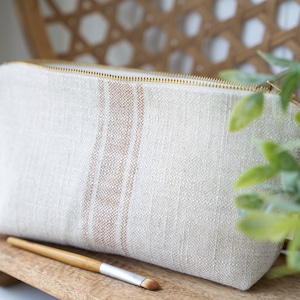 Linen Makeup Bag, Unique cosmetic bag, travel bag, travel zip pouch, gift for women, best gift sister, handmade gift, women coworker gift