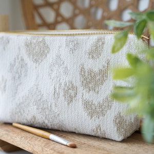 Makeup bag beige white, unique toiletry bag women, handmade cosmetic pouch, unique travel pouch, small cosmetic bag, bridesmaid gift