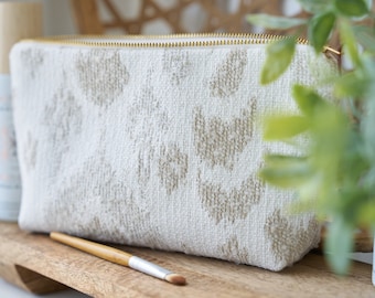 Makeup bag beige white, unique toiletry bag women, handmade cosmetic pouch, unique travel pouch, small cosmetic bag, bridesmaid gift