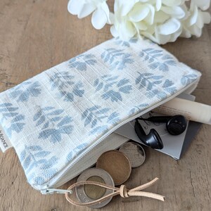 Mini porte monnaie floral, petite pochette fleur bleues, mini trousse , mini pochette zippé, pochette petits écouteurs, cadeau adolescentes