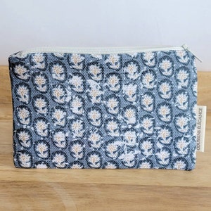 Mini porte monnaie floral bleu en lin, cadeau adolescentes unique, mini pochette pour écouteurs, mini porte carte, mini pochette en lin