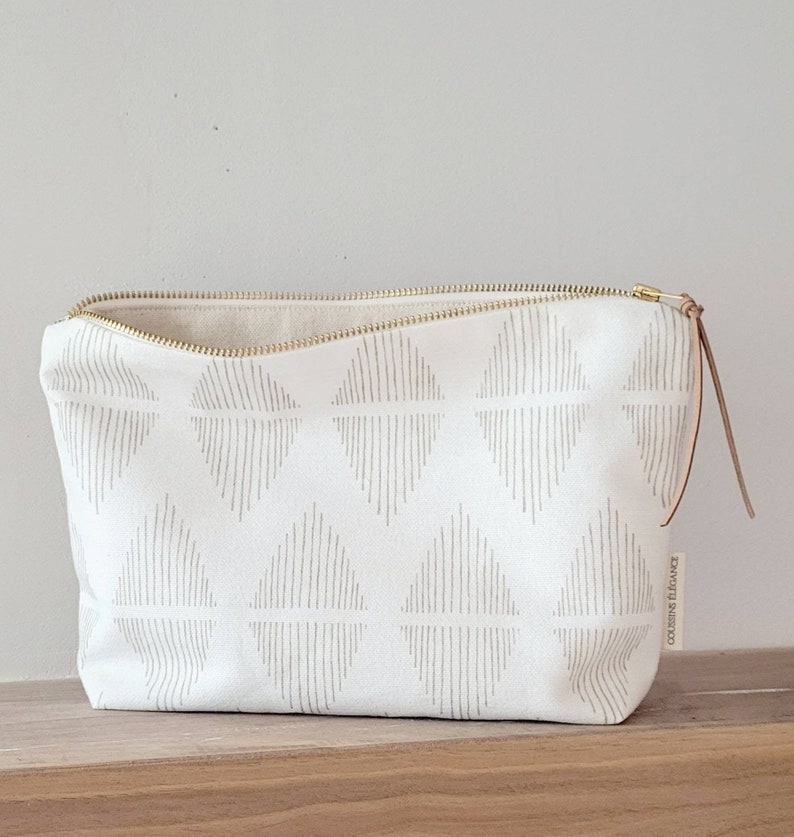 Minimalist makeup bag, modern cosmetic bag, travel zip pouch women, gift under 30, teengirl gifts, unique gift women, unique gift teengirl image 6