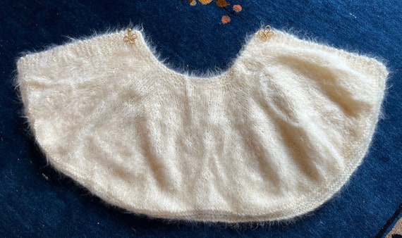 Hand Knit Cape 1950's Ivory Wool Shawl Vintage Sh… - image 3