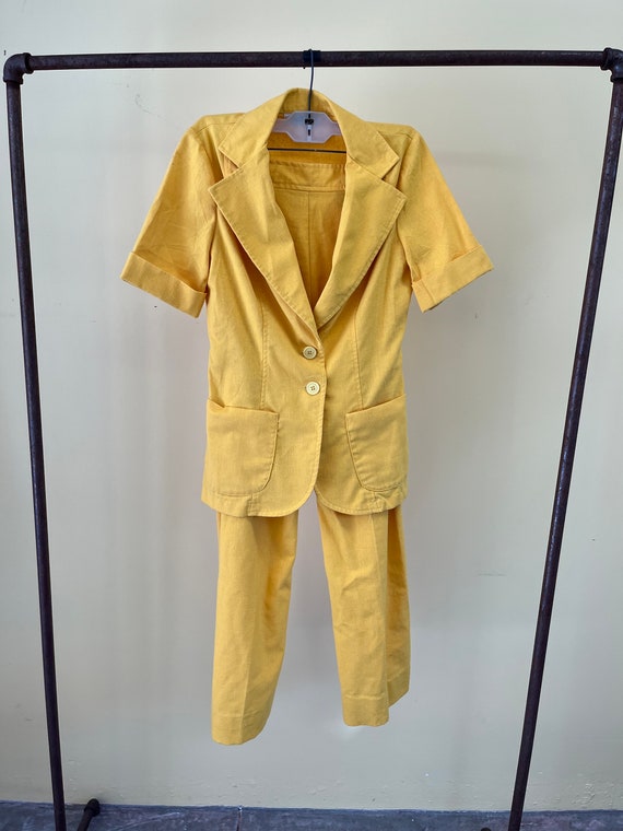 Bright Yellow two piece suit Women's size 8 Vinta… - image 1