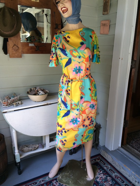 Silk Dress size 8 Hand Tailored in Hong Kong Mod … - image 1