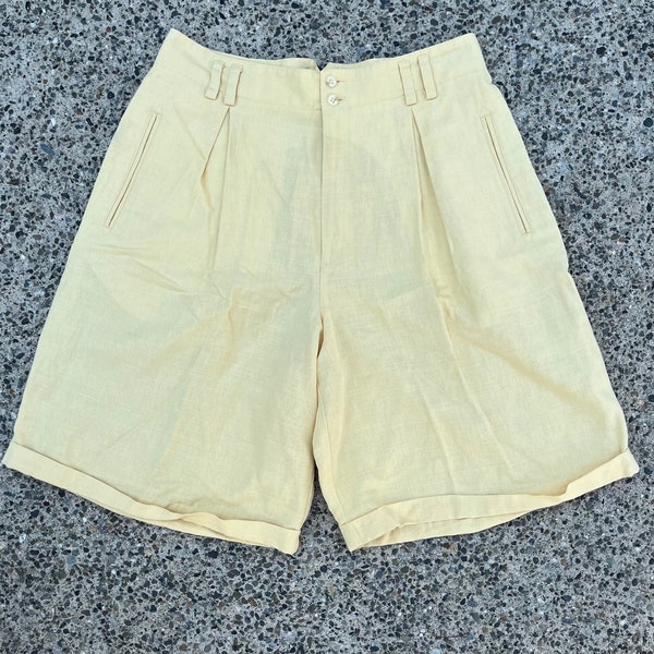 Lizsport High Waisted Shorts Liz Claiborne 1980's vintage wear in Yellow