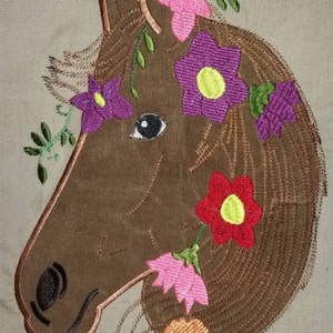Pretty Horse embroidery applique machine embroidery, 8 formats(pes,exp,jef,dst,xxx,hus,vip,vp3), 1 zip file, Instant download