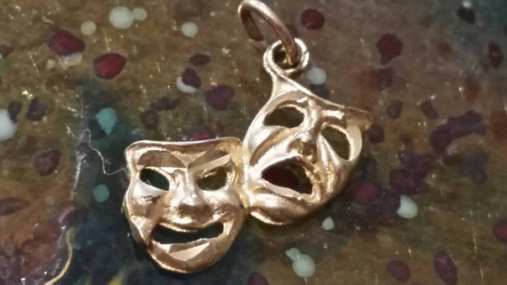 Comedy and Tragedy mask 10k gold jewellery charm.