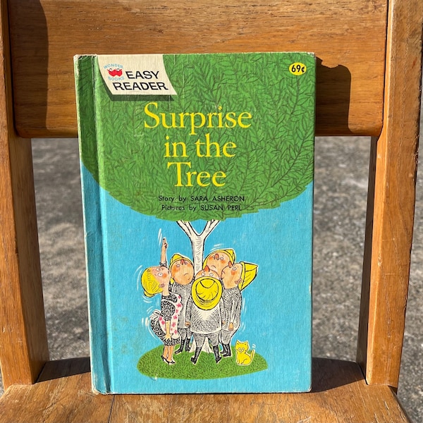 Surprise in the Tree, By Sara Asheron, Pictures by Susan Perl, Wonder Books Easy Reader, 1962