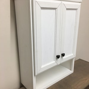 Medicine Cabinet/Bathroom Vanity Traditional Style in Oak Wood
