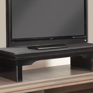 Traditional Oak Style TV Riser Stand with Medium Finish image 4