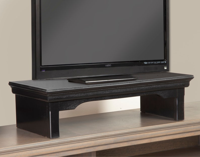 Traditional Oak Style TV Riser Stand with Medium Finish image 4