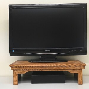 Traditional Oak Style TV Riser Stand with Medium Finish image 2