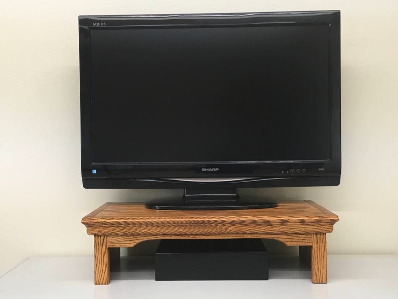 Traditional Oak Style TV Riser Stand with Medium Finish image 2