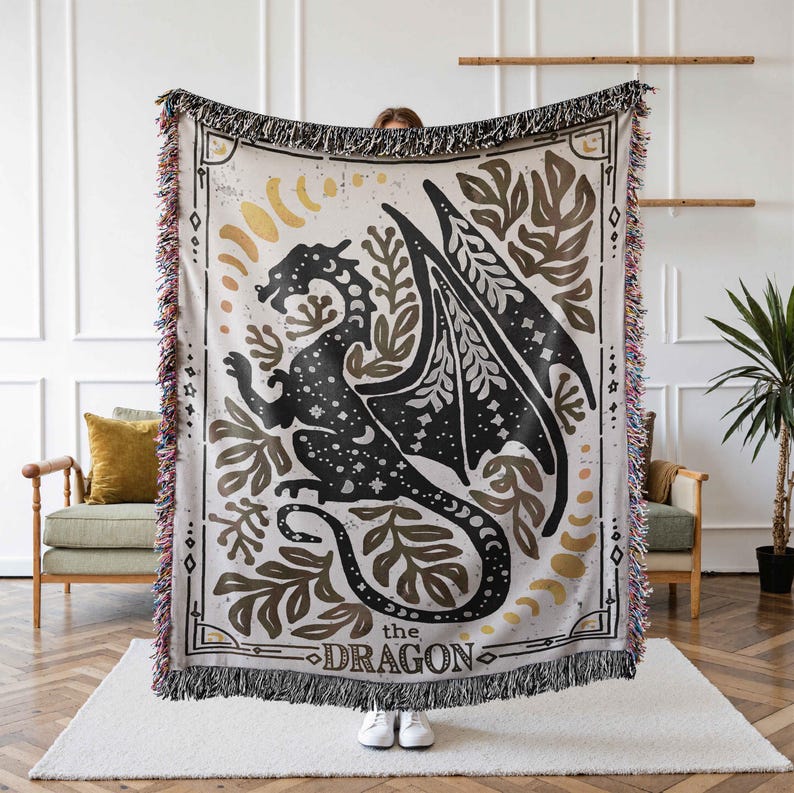 Manta tejida de polilla celestial: regalo para amantes de las polillas, inspirada en la astrología, tarot, decoración bohemia para el hogar, manta celestial, tapiz de polilla lunar. Dragon