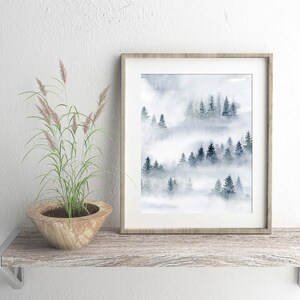 Impresión de pintura abstracta de bosque brumoso, impresión de paisaje natural en acuarela, obra de arte azul grisáceo para paredes, decoración de pared de sala de estar con árboles brumosos imagen 4