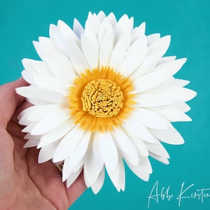 Modello di fiore di carta margherita con tutorial, file di taglio SVG e PDF stampabili inclusi, download immediato
