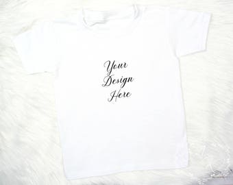 Schlichten blanko weiß Kleinkind T-shirt Produkt Mock-up Design, Jpeg Produkt Mock-up Fotografie, Stil Produkt Photogrpahy