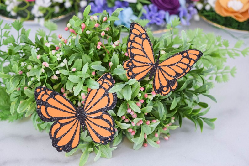 Free Free 72 Silhouette Monarch Butterfly Svg SVG PNG EPS DXF File