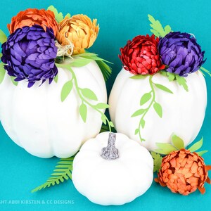 Modelli di fiori di carta autunnali con crisantemi, decorazioni autunnali con fiori di carta, centrotavola autunnali, modelli di fiori SVG,