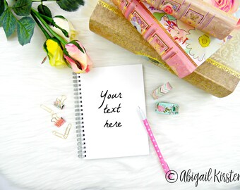 Feminine Bücher & Notizbuch gestylt Mock oben, ziemlich Styled Fotografie, Stil Desktop bestand, Web-Design-Bilder,