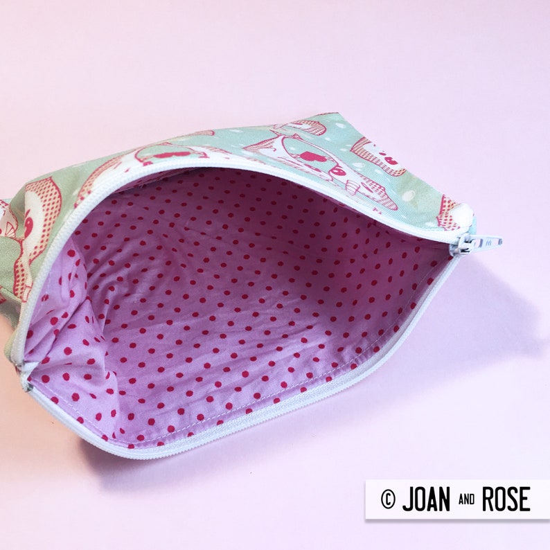 Kawaii Narwhals love hearts pencil case zipper pouch sea unicorns makeup bag in pink and green