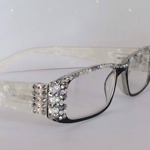 Black and white crystals readers