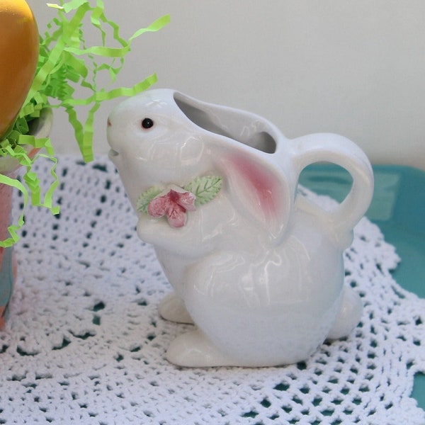 Petit pot à crème pour Pâques en forme de Lapin / Crémier, pichet, bibelot / service de table