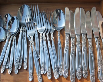 Japan cutlery, engraved roses with Vintage handles / pink utensils / Stainless steel cutlery, stainless steel
